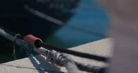 Close up of mooring rope on a waterfront dock in Rovinj Video stock 334338308