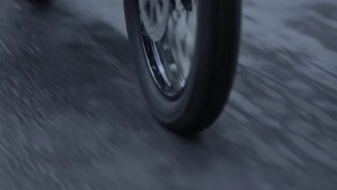 Close up of a motorcycle wheel in slow motion Video stock 262403780
