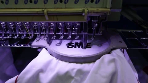 Close-up needle of Computerized machine embroidery on progress Video stock 139327885