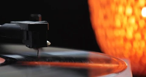 Close up on a needle of a turning table - vintage mood - 4K resolution 스톡 동영상 103550858