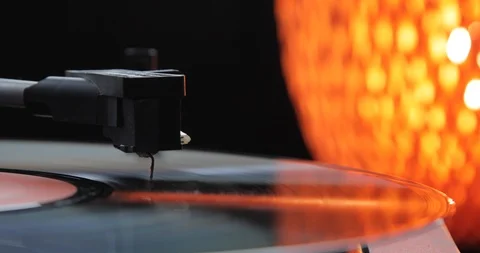 Close up on a needle of a turning table - vintage mood - 4K resolution 스톡 동영상 103551091