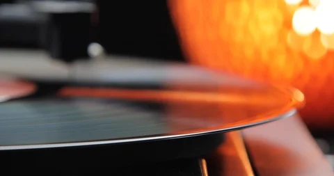 Close up on a needle of a turning table - vintage mood - 4K resolution 스톡 동영상 103551938