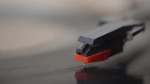 Close up of a needle Vinyl Record player Spinning. Stock-Footage 247340333