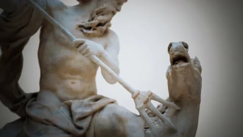 Close up of the Neptune statue Vidéo 142997949