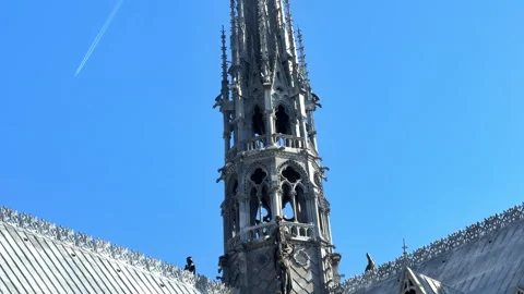 Close up on the newly completed spire of Notre-Dame de Paris cathedral Video stock 328908231
