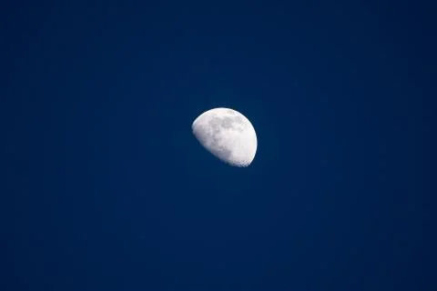 Close up of nice crescent moon on a dark blue sky. Stock photo of the details 스톡 사진