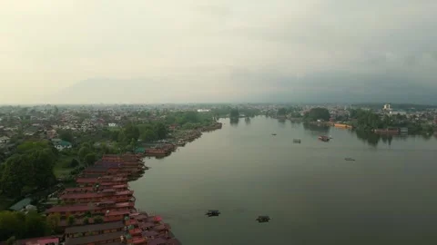 Close Nigeen Lake Stock Footage 314744929