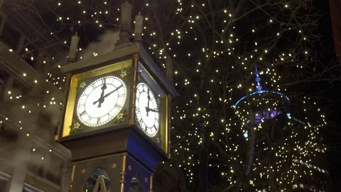 Close up night view of Steam Clock in Gastown Video stock 73975974
