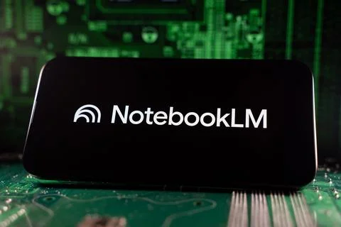 Close up of NotebookLM logo on device with circuit board background. Toronto, Foto stock