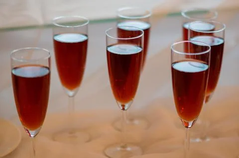 The close up o glasses with drinks Foto stock