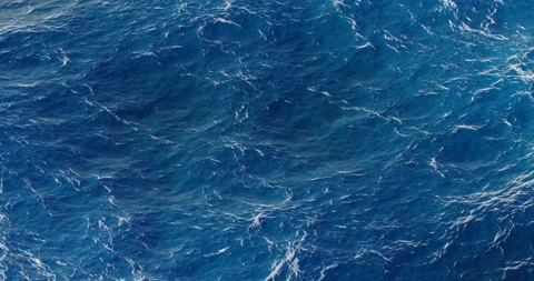 Close-up ocean waves. View above the water. Vidéo 167837447