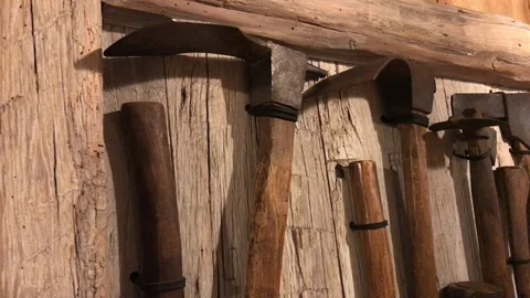 Close up old farming tools on wall 스톡 동영상 98590087