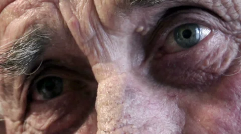 Close up of an old man tasting a white wine Video stock 35166202