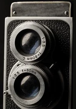 Close-up of Old two lens medium format film camera or Vintage twin lens ref.. Stockfoto's