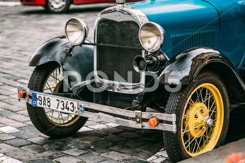 Close up of old vintage blue car Ford A Stock Photos
