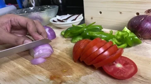 Close up of onions being sliced Stock-Footage 142020465