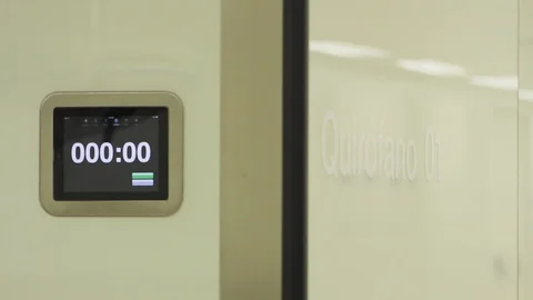 Close up of operating theater number 5 and touch screen in the background. 스톡 동영상 129898093