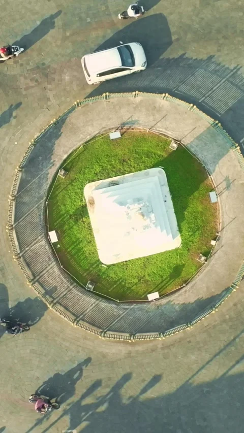 Close overhead view of iconic Tugu Yogyakarta monument Stock Footage 342585293