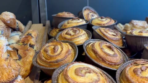 Close up panning shot of fresh bakery pastry, 4K Ultra HD Stock-Footage 336003418