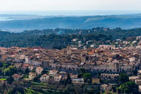 A close-up panoramic view of the old medieval French town Vence with the low  Stock Photos