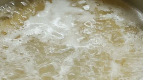 Close-up, Pasta spaghetti in boiling water Video stock 82314080