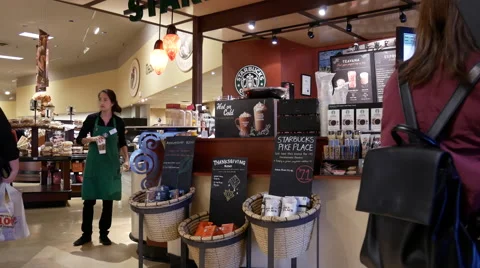 Close up people buying coffee inside Starbucks store with 4k resolution 스톡 동영상 68818975