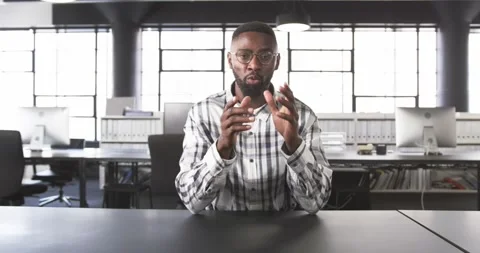 Close up of people talking to the camera, businessman in office, explaining Video stock 345068734