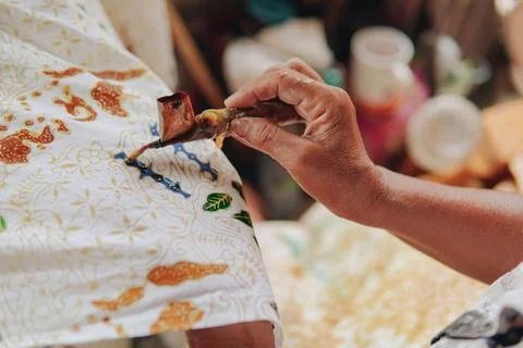 Close up picture of drawing the design pattern of Indonesian batik tulis fa.. Stock-Fotos