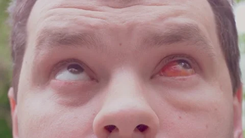 Close up portrait of handsome young man looking thoughtful pensive on seaside Stock-Footage 132999181
