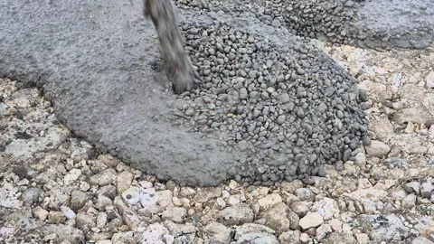 Close-up of pouring self-leveling concrete 4K Vídeos de archivo 330547907