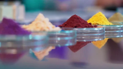 Close up powder piles in lab Shift focus Vídeos de archivo 156168177