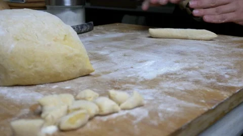 Close up process of preparing homemade potato dumplings. 库存影片 149780783