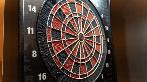 Close Up of Professional Dartboard With Numbered Target Segments Stockfoto's