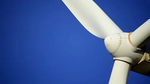 Close up Propeller blades of Windmill rotating against a clear blue sky. Vídeos de archivo 119214366