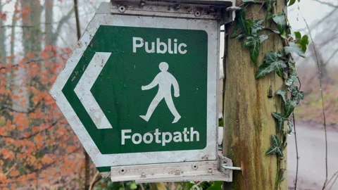Close up of a Public Footpath sign Stockbeeldmateriaal 327155766