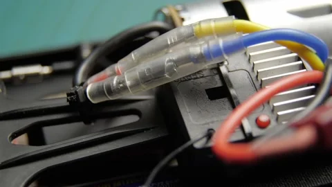 Close-up radio control model buggy car, electronics with wires 库存影片 147426516