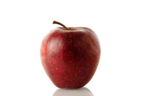 Close up red Apple fruit isolated on white background with reflection Foto stock