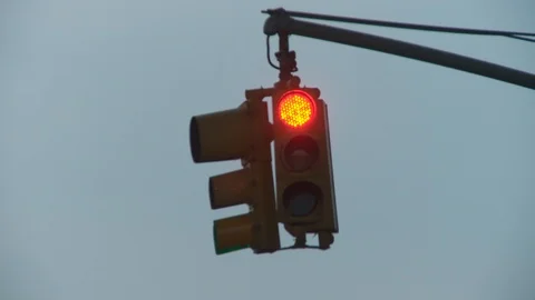 Close up of red traffic light at dusk on cloudy day. Stock-Footage 109916618
