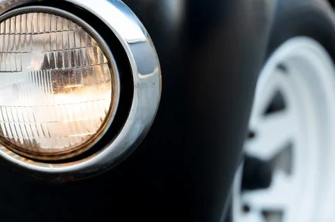 Close-up of retro car front light. Antique cars with rust. Detail of the fron Foto stock