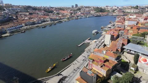 Close up of Ribeira facades. Vidéo 327686619