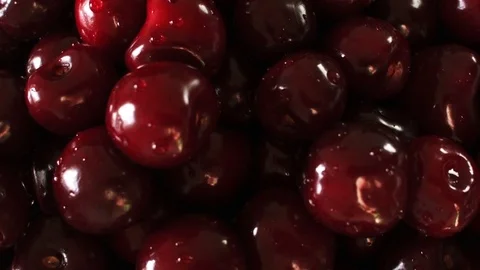 Close-up of a ripe sweet cherry Vídeos de archivo 79315167