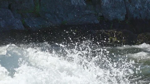 Close-up on river rapids in slow-motion 스톡 동영상 88343312