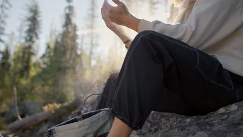 Close up of rock climber putting chalk on hands, claps hands 库存影片 220305986