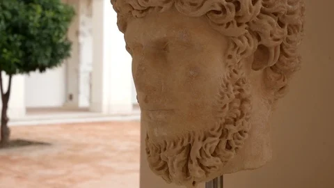 Close up on Roman statue Stockbeeldmateriaal 83180553