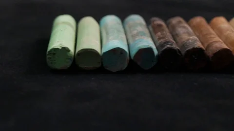 Close-up of the rotation of a set of pastel crayons. Colorful chalks. Accesso Stockbeeldmateriaal 106565846