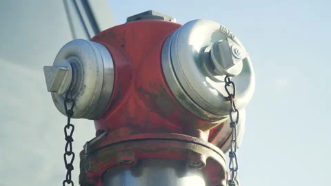 Close up, rusty red fire hydrant at sunny day. Vídeo Stock 144796972