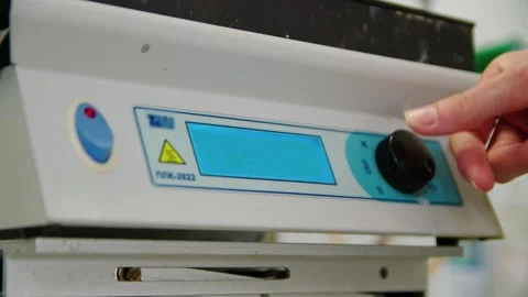 Close-up of a science experiment with a hotplate in the laboratory Stockbeeldmateriaal 275188612