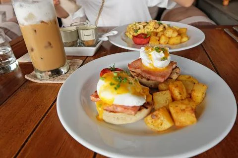 Close up scrambled and eggs benedict Stock Photos