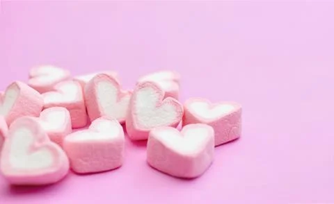 Close-up, Selective focus sweet dessert marshmallows on pink background 写真素材