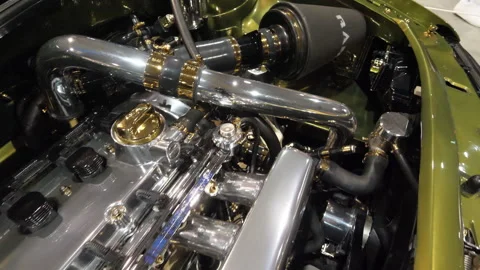 Close Up of Shiny Refurbished Engine of Oldtimer, Detail 動画素材 141910966